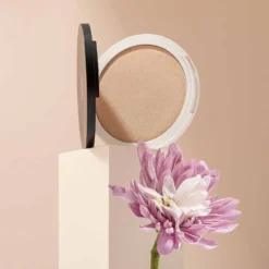 Pressed Finishing Powder - valoa heijastava viimeistelypuuteri, 8 g