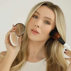 Pressed Finishing Powder - valoa heijastava viimeistelypuuteri, 8 g